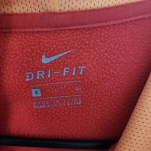 Nike hoodie. Like new. Size small. Like a coral color, super cute and cozy